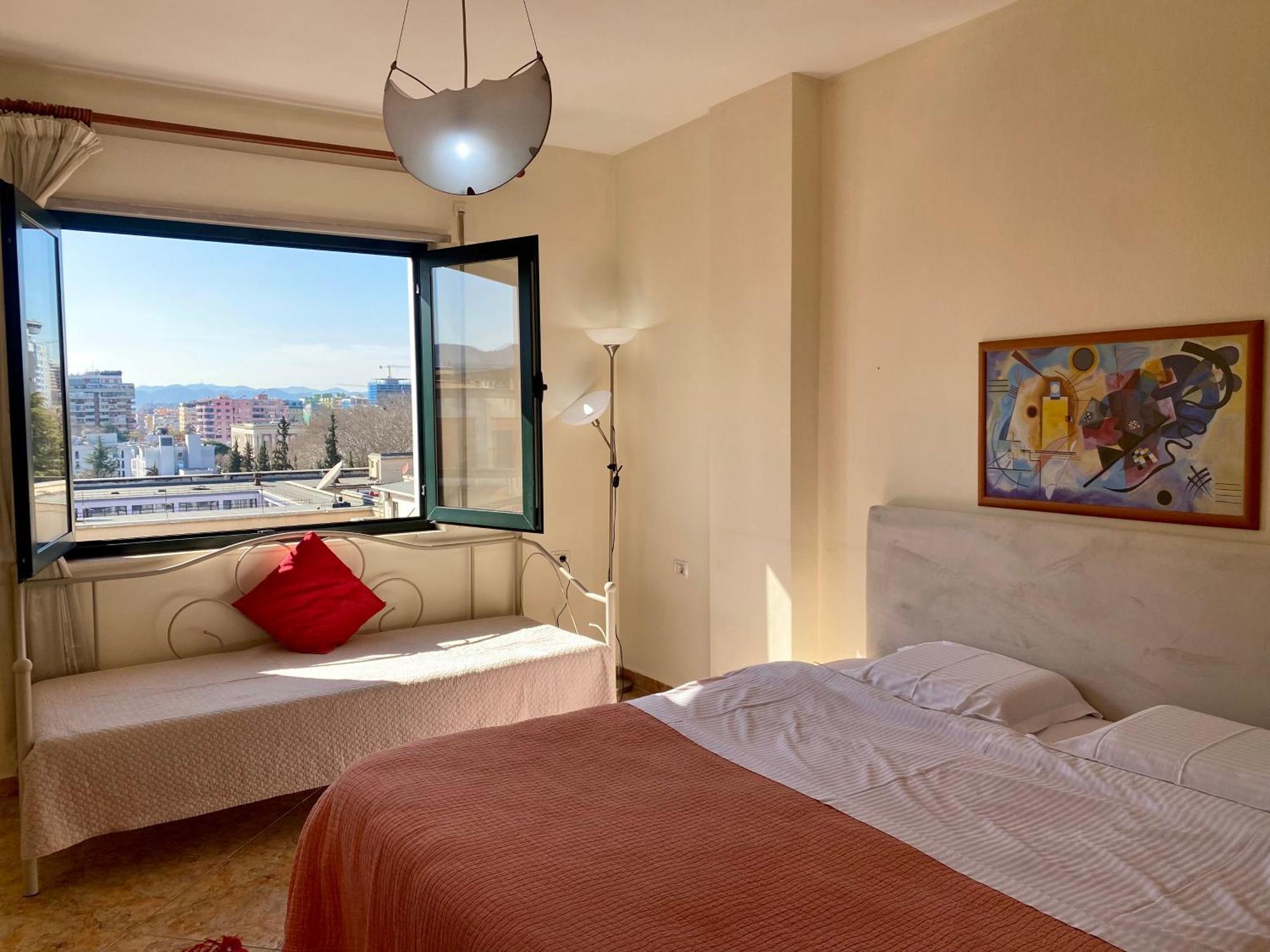 Rtsh Apartment Tirana Extérieur photo